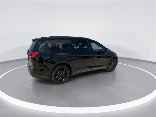 used 2024 Chrysler Pacifica car, priced at $39,994
