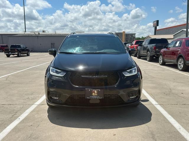 used 2024 Chrysler Pacifica car, priced at $39,994