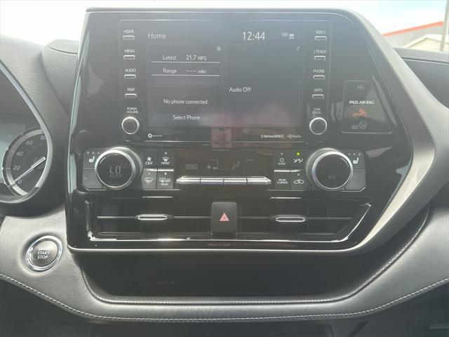 used 2022 Toyota Highlander car, priced at $34,652