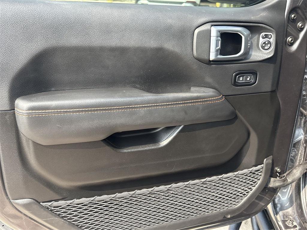 used 2023 Jeep Gladiator car, priced at $37,998