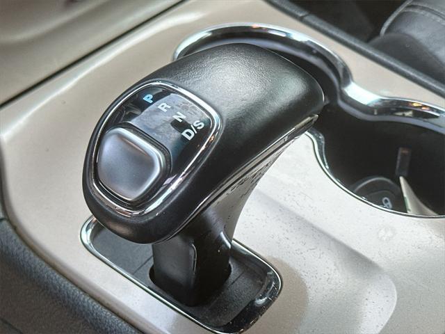 used 2015 Jeep Grand Cherokee car, priced at $13,494