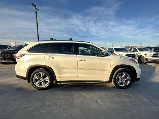 used 2015 Toyota Highlander car, priced at $20,699