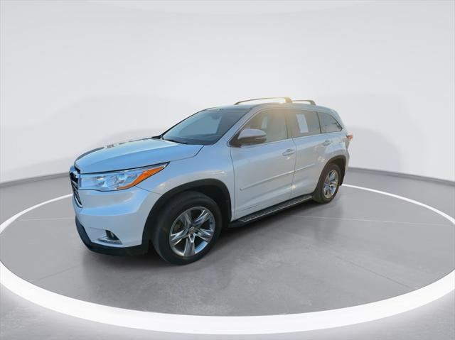 used 2015 Toyota Highlander car, priced at $20,699