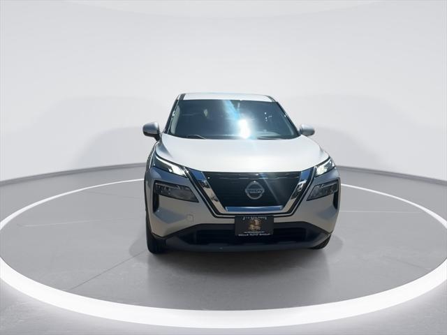 used 2021 Nissan Rogue car, priced at $19,999