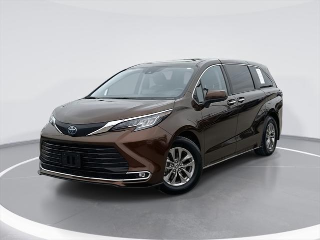 used 2021 Toyota Sienna car, priced at $30,899