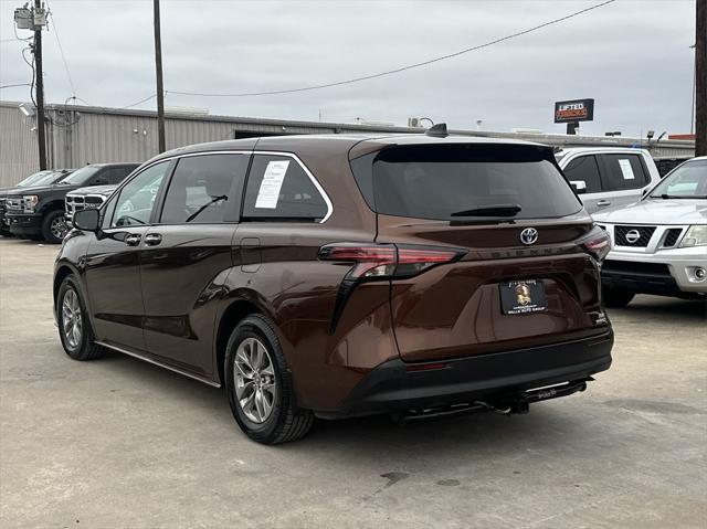 used 2021 Toyota Sienna car, priced at $30,899