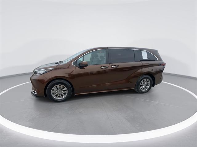 used 2021 Toyota Sienna car, priced at $30,899