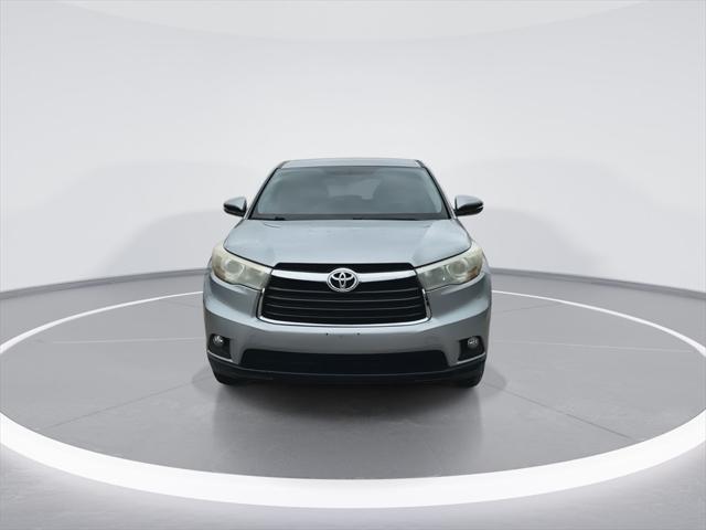 used 2015 Toyota Highlander car, priced at $15,994
