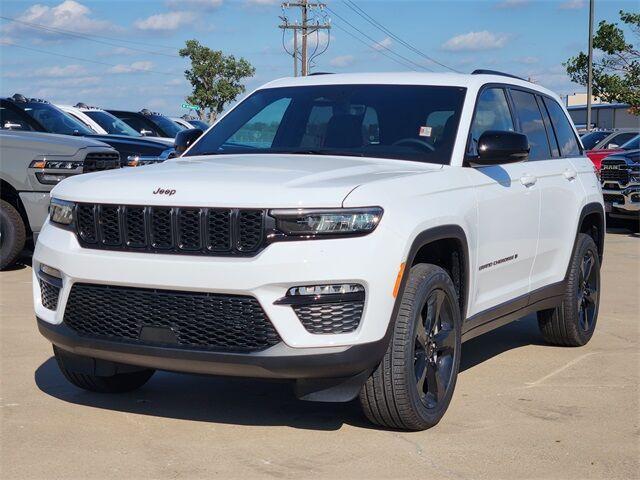 new 2025 Jeep Grand Cherokee car, priced at $43,795