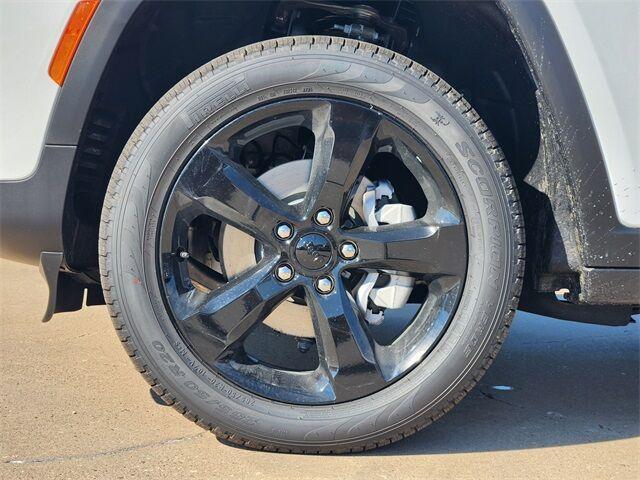 new 2025 Jeep Grand Cherokee car, priced at $43,795