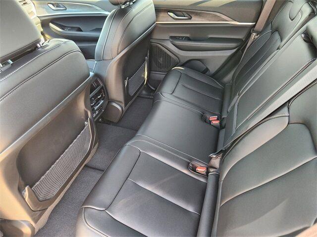 new 2025 Jeep Grand Cherokee car, priced at $43,795