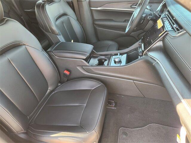 new 2025 Jeep Grand Cherokee car, priced at $43,795