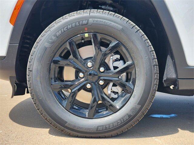 new 2025 Jeep Grand Cherokee L car, priced at $37,904