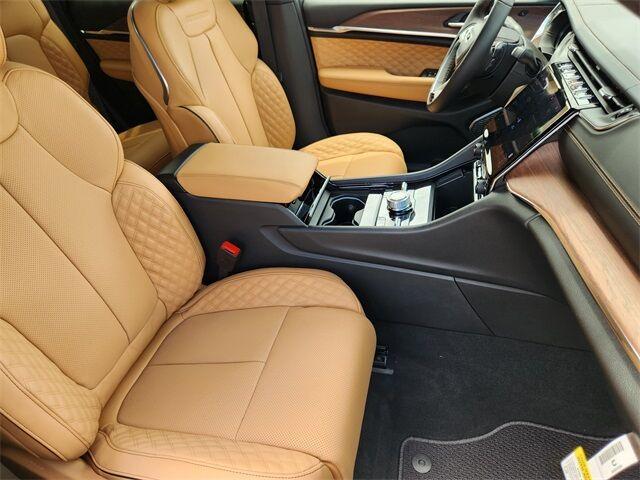 new 2025 Jeep Grand Cherokee car, priced at $55,341