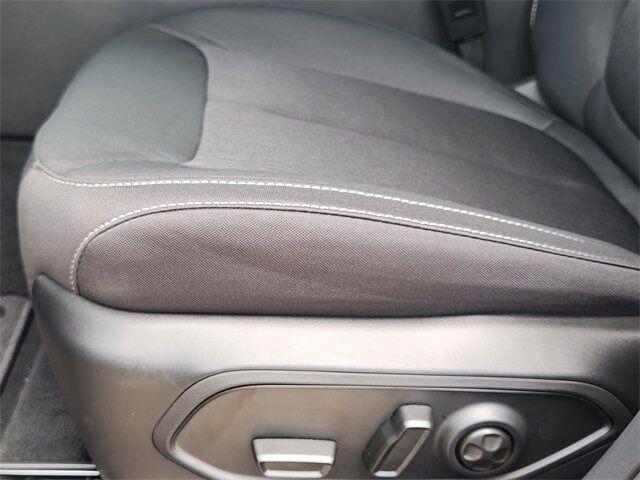 new 2025 Jeep Grand Cherokee L car, priced at $39,112