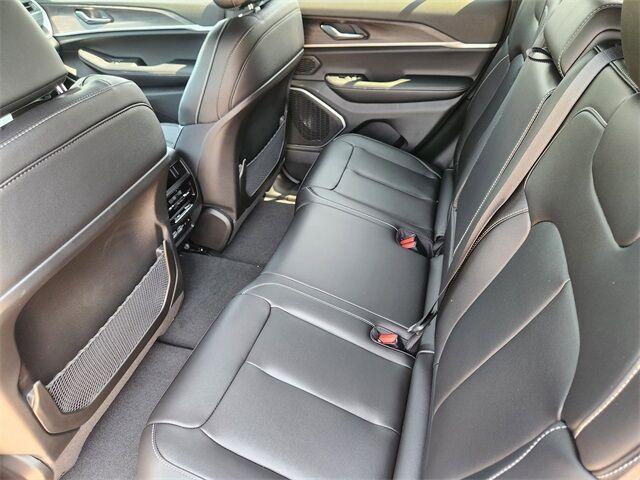 new 2025 Jeep Grand Cherokee car, priced at $44,353