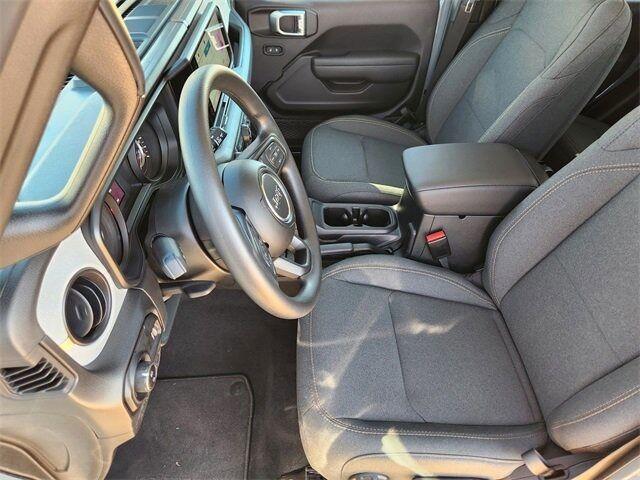 new 2025 Jeep Gladiator car, priced at $34,885