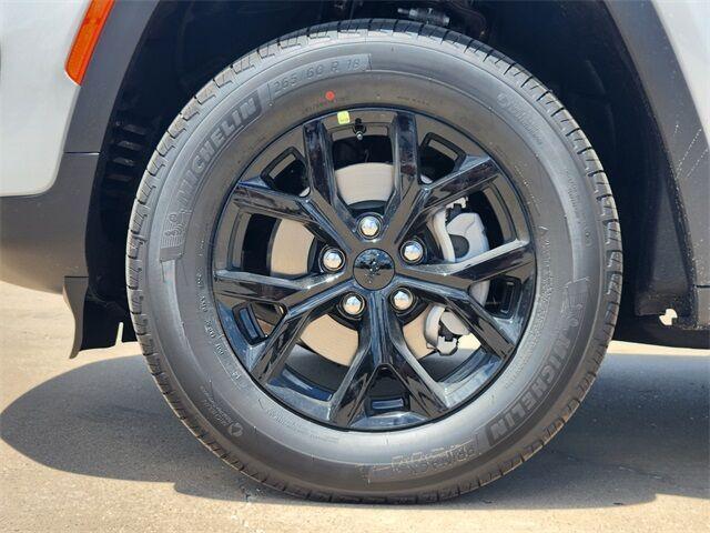 new 2025 Jeep Grand Cherokee car, priced at $35,997