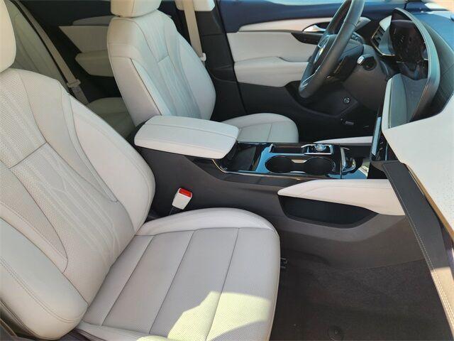 used 2025 Buick Envision car, priced at $39,900