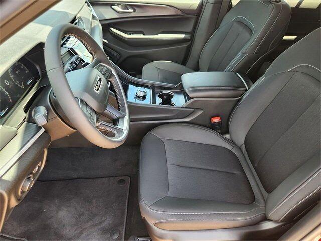 new 2025 Jeep Grand Cherokee car, priced at $37,118