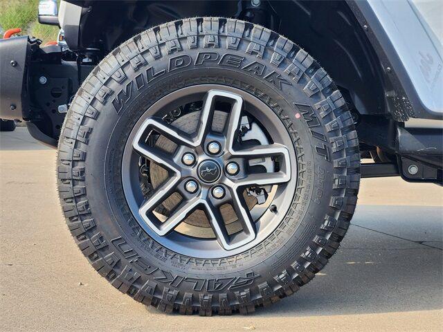 new 2025 Jeep Gladiator car, priced at $53,756