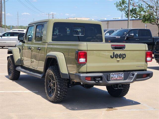 new 2025 Jeep Gladiator car, priced at $44,667