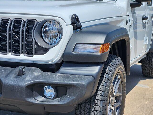 new 2025 Jeep Wrangler car, priced at $45,605
