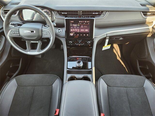new 2025 Jeep Grand Cherokee car, priced at $43,663