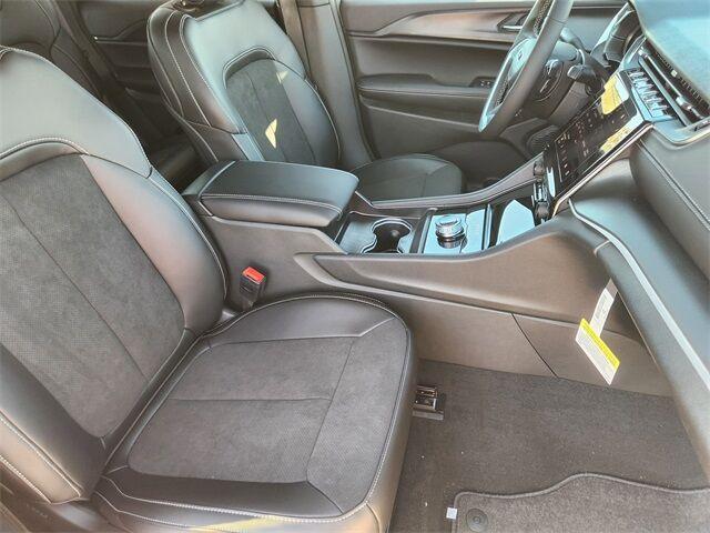 new 2025 Jeep Grand Cherokee car, priced at $43,663