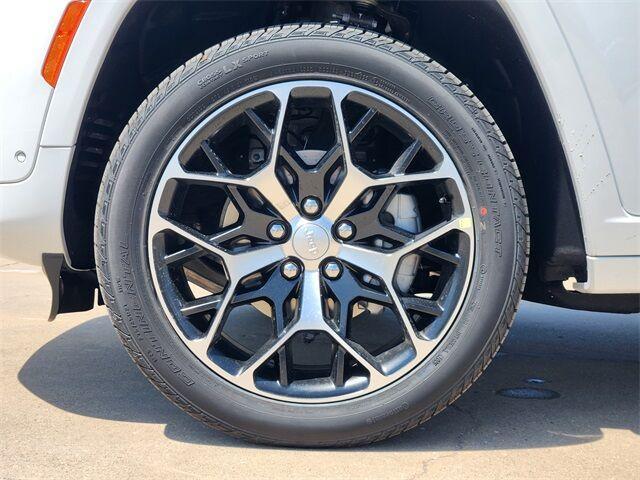 new 2025 Jeep Grand Cherokee car, priced at $58,605