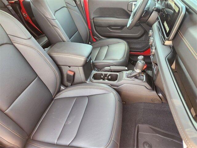 new 2025 Jeep Gladiator car, priced at $43,540