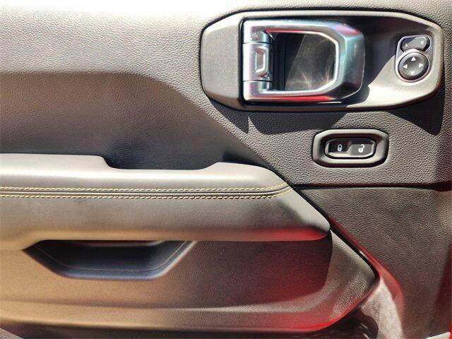 new 2025 Jeep Gladiator car, priced at $43,540