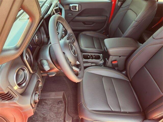 new 2025 Jeep Gladiator car, priced at $43,540