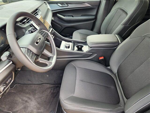 new 2025 Jeep Grand Cherokee car, priced at $38,143