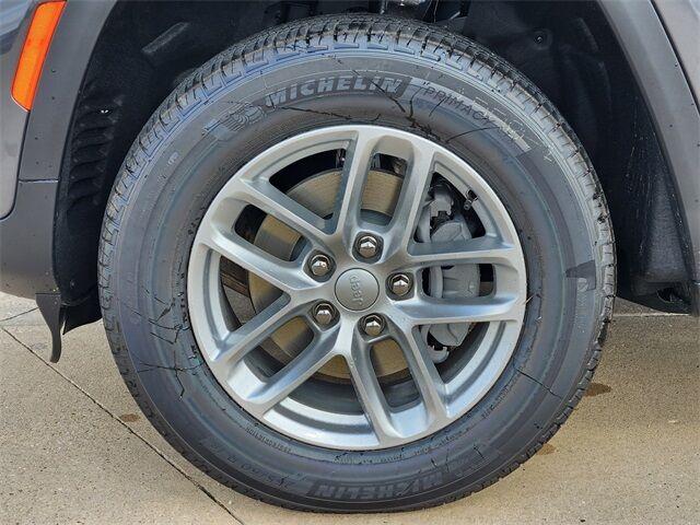 new 2025 Jeep Grand Cherokee car, priced at $38,143