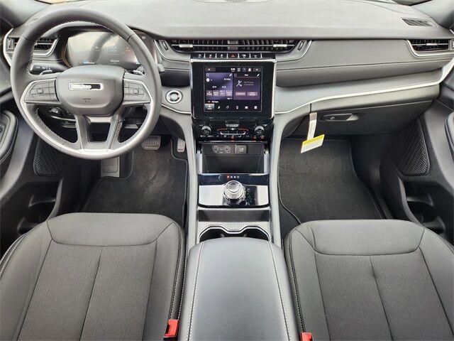 new 2025 Jeep Grand Cherokee car, priced at $38,143