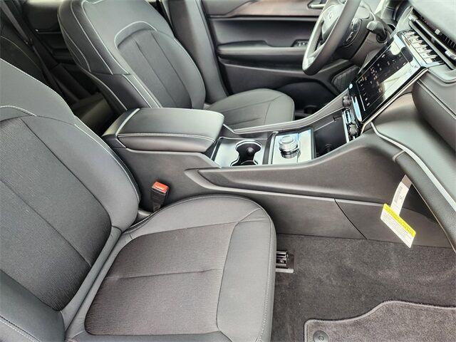 new 2025 Jeep Grand Cherokee car, priced at $38,143