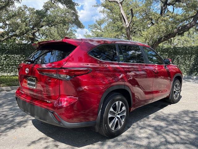 used 2023 Toyota Highlander car, priced at $35,988