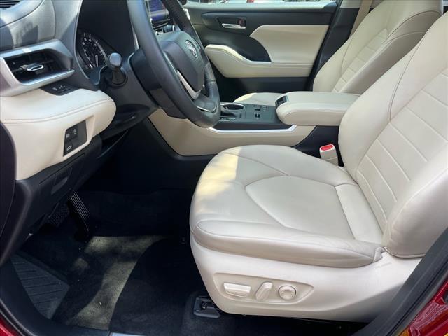 used 2023 Toyota Highlander car, priced at $35,988