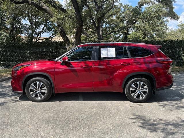 used 2023 Toyota Highlander car, priced at $35,988