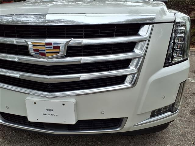 used 2017 Cadillac Escalade car, priced at $29,998