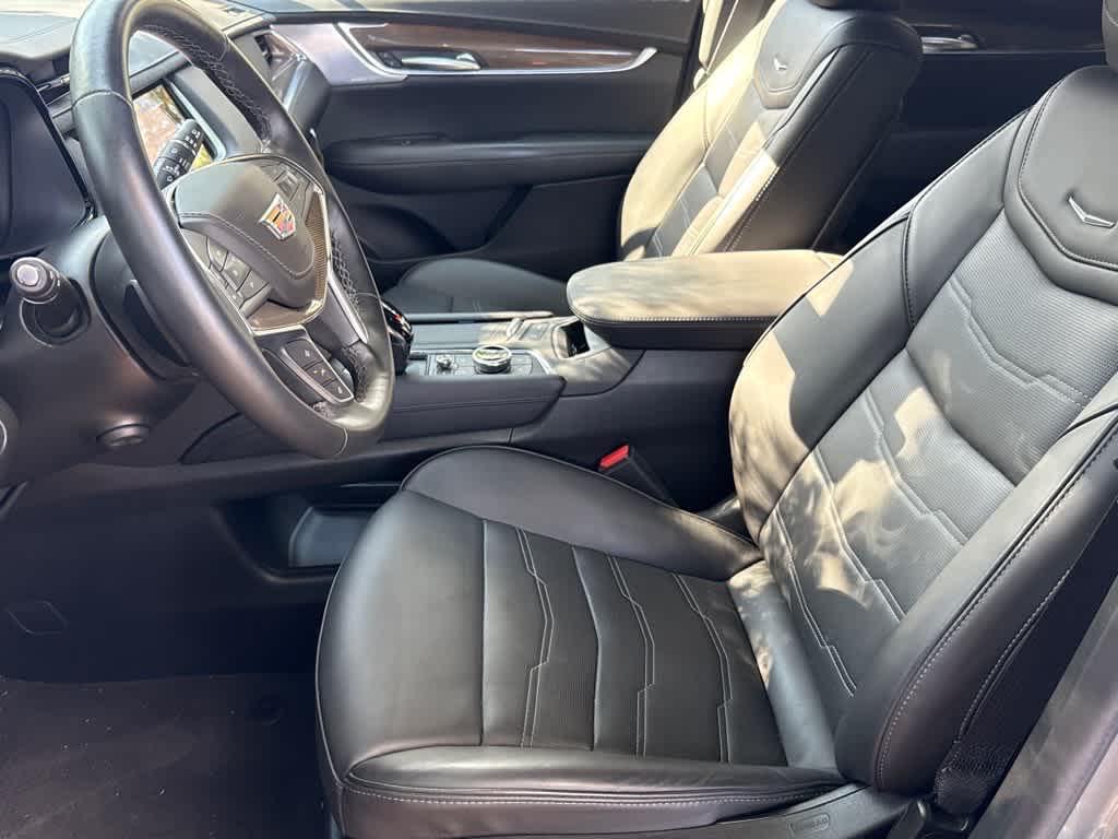 used 2024 Cadillac XT5 car, priced at $47,818
