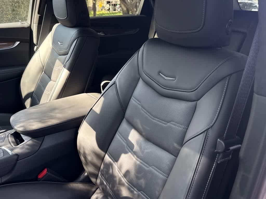 used 2024 Cadillac XT5 car, priced at $47,818