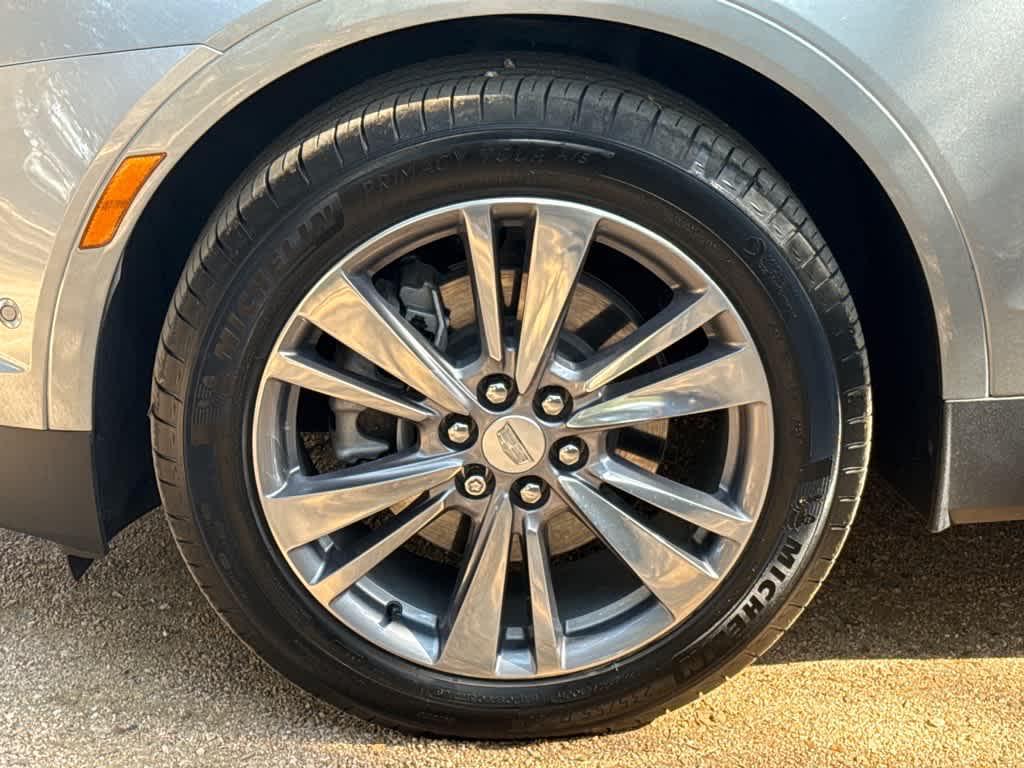used 2024 Cadillac XT5 car, priced at $47,818