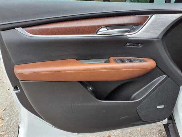 used 2022 Cadillac XT5 car, priced at $41,313
