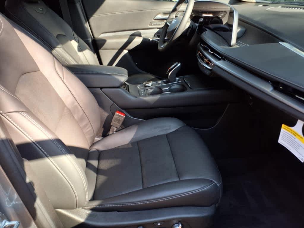 used 2024 Cadillac XT4 car, priced at $37,818