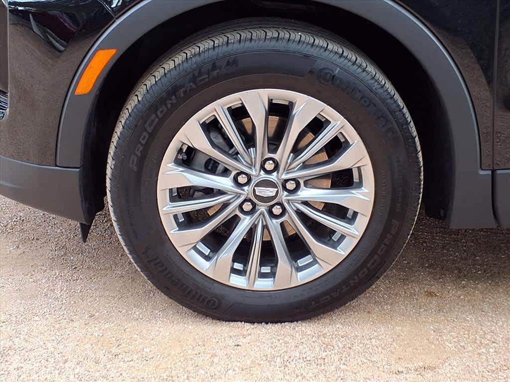 used 2024 Cadillac XT4 car, priced at $43,998