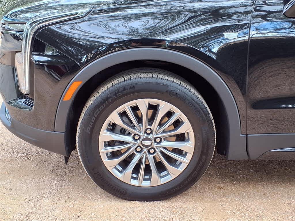 used 2024 Cadillac XT4 car, priced at $43,998