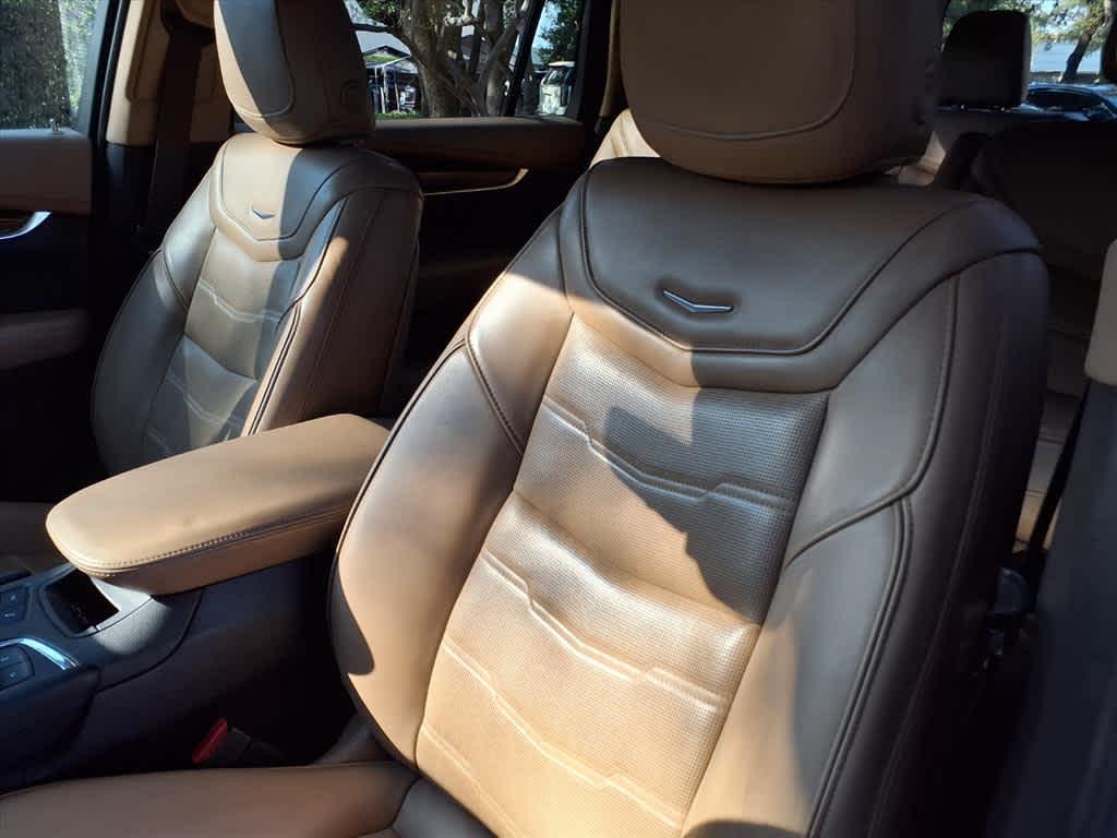 used 2020 Cadillac XT6 car, priced at $23,818