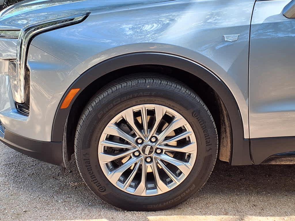used 2024 Cadillac XT4 car, priced at $34,818